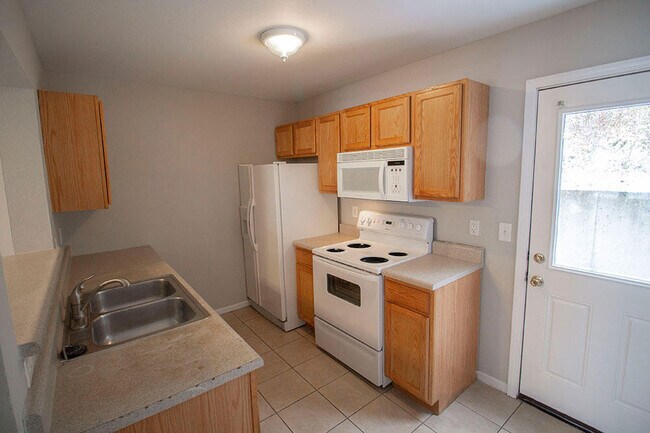 Building Photo - 1413 Greensboro Dr