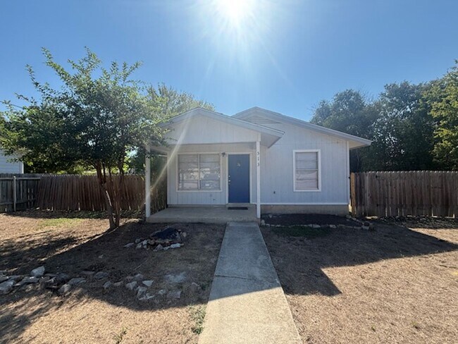 Primary Photo - Centre-513