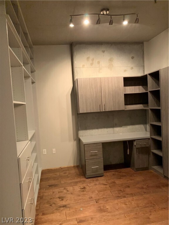 Building Photo - 353 E Bonneville Ave