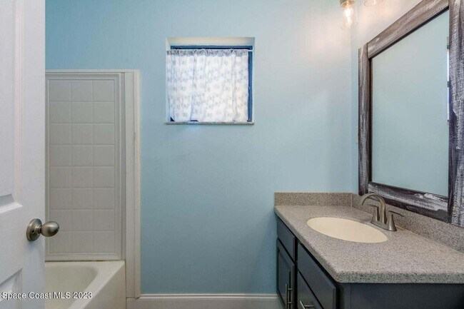 Building Photo - 2253 Flower Tree Cir