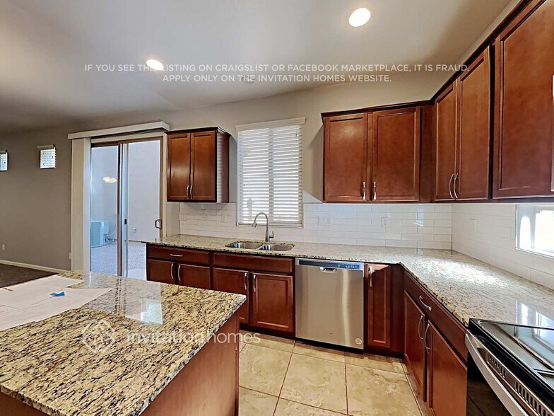 Building Photo - 1409 S Ponderosa Dr