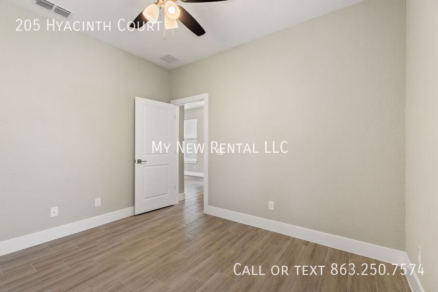 Building Photo - 205 Hyacinth Ct