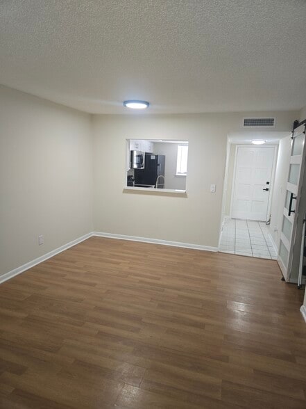 Building Photo - 6314 Newtown Cir