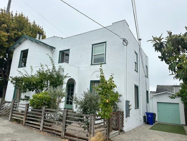Primary Photo - 1539-1541 E. 38th St