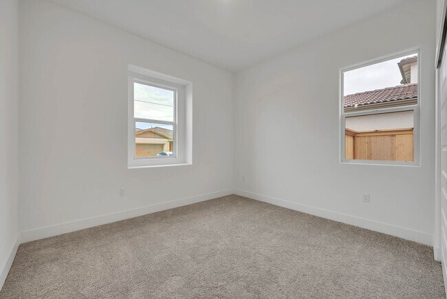 Building Photo - 12705 Parakeet Wy