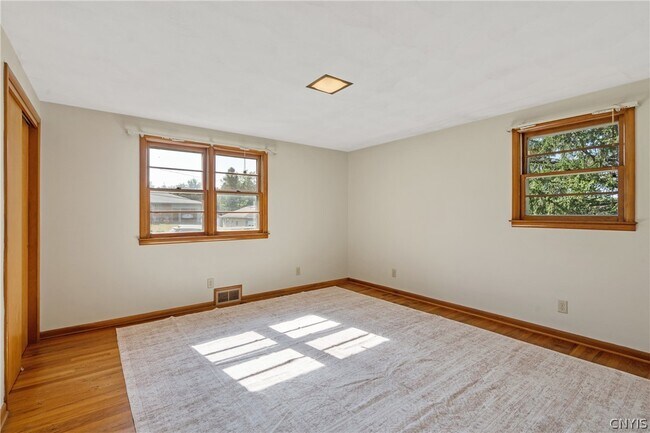 Building Photo - 107 Overlook Dr