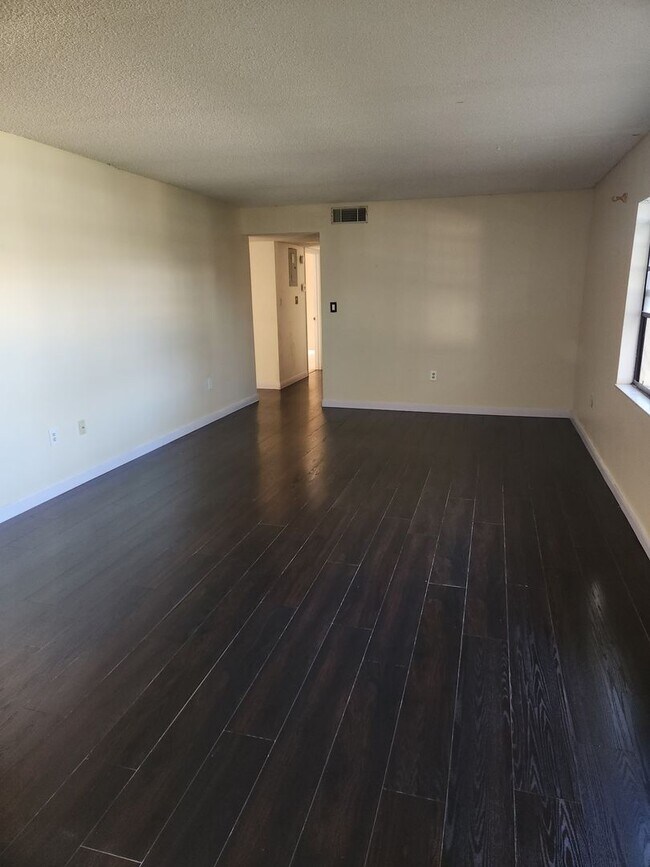 Building Photo - 3/2 Condo In +55 Community Leesburg