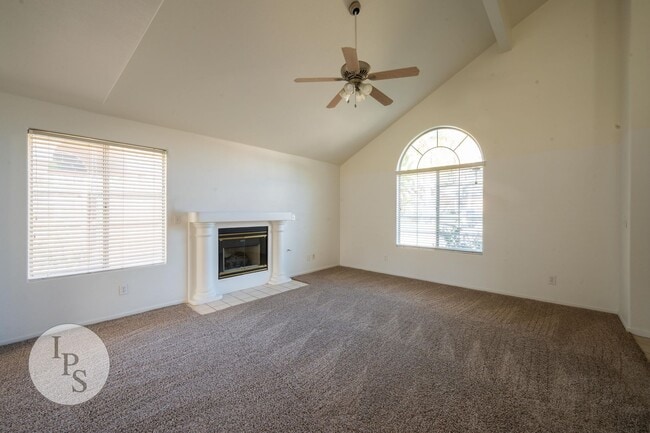 Building Photo - Gated Fresno NW Home, 3BR/2BA, in CUSD - L...