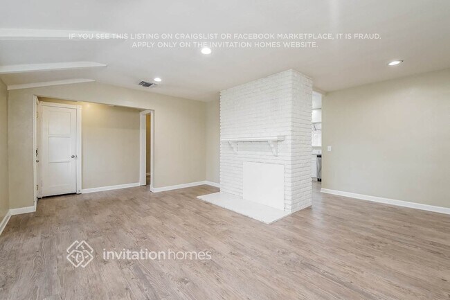 Building Photo - 17363 Saticoy St