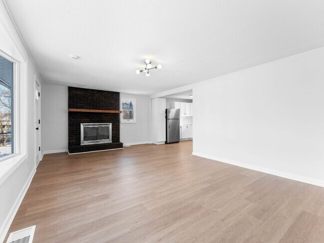 Building Photo - Charming 3-Bedroom Home with Full Basement & Backyard in Lumberton Township