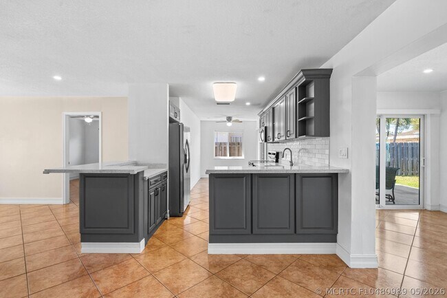 Building Photo - 11371 NW 40th Pl