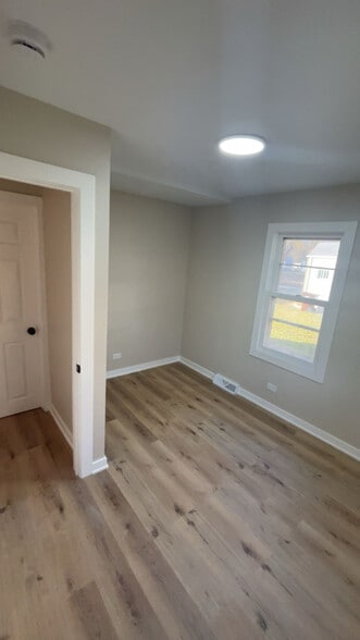 Building Photo - 2808 Searles Ave