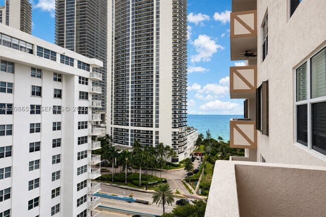 Building Photo - 1865 S Ocean Dr