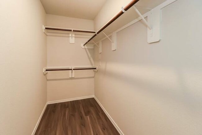 Building Photo - 2433 Carp Dr