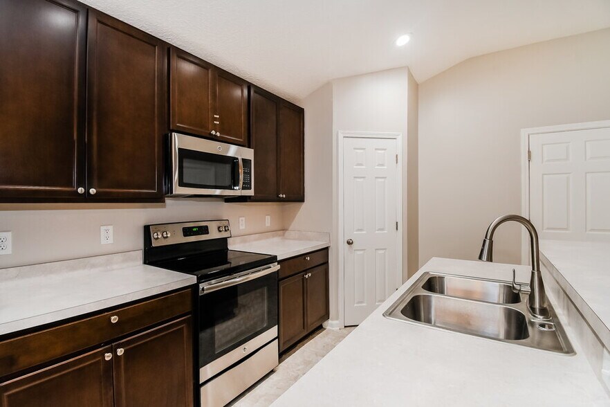 Building Photo - 97633 Albatross Dr