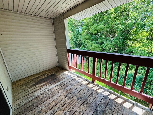 Building Photo - 400J Berryfield Lane