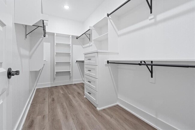 Building Photo - 7002 SW Basswood Ave