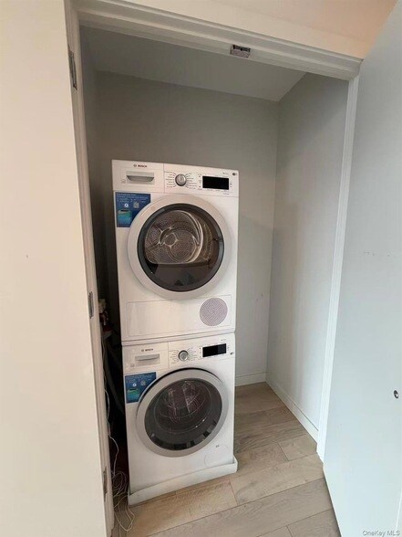 Building Photo - 131-02B 40th Rd