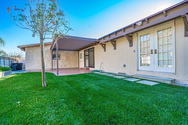 Building Photo - COMING SOON! Charming 3-Bedroom Home with Remodeled Kitchen in Castaic!