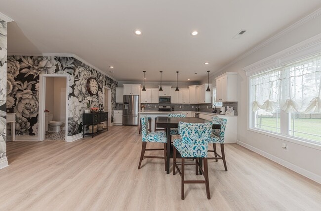 Building Photo - Coastal Elegance on a Spacious Corner Lot in Kings Harbor