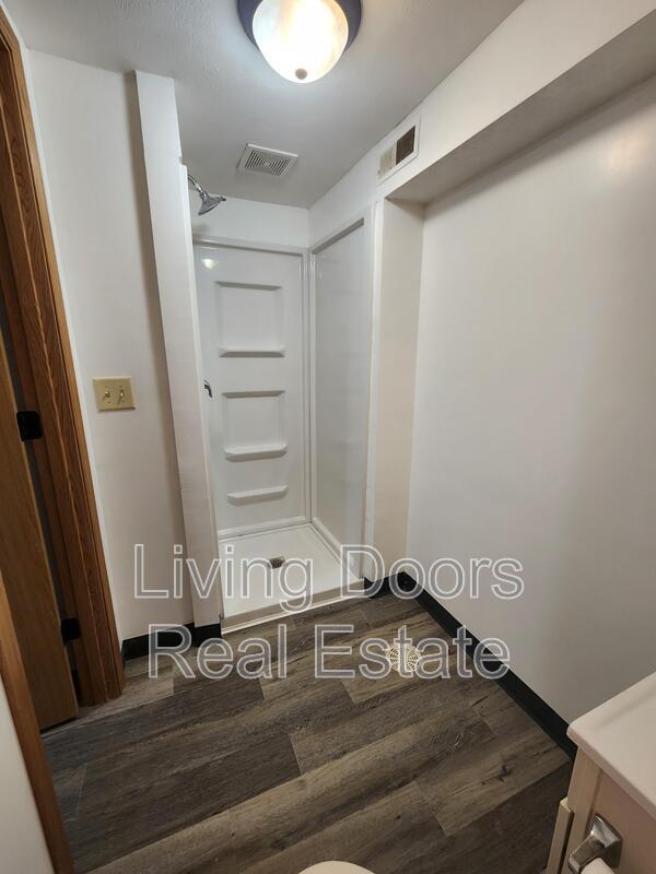 Building Photo - 1511 David Dr