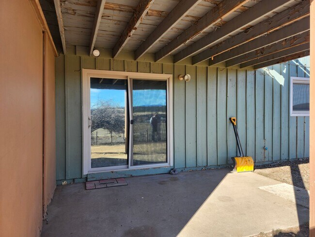 Building Photo - Country apartment Dolores- Utilities included