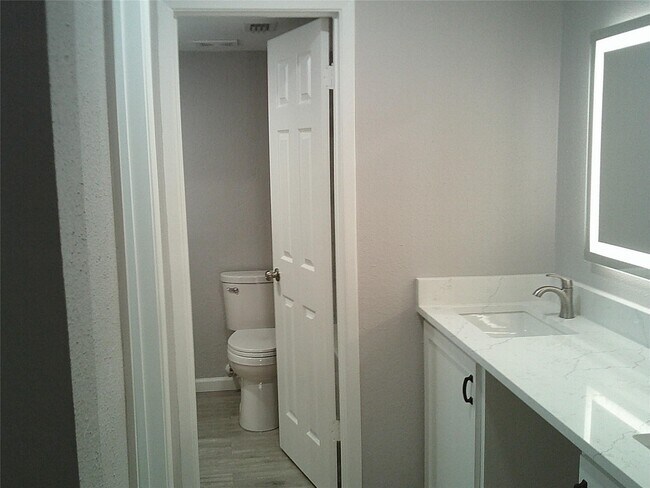 Building Photo - 13427 Garden Grove