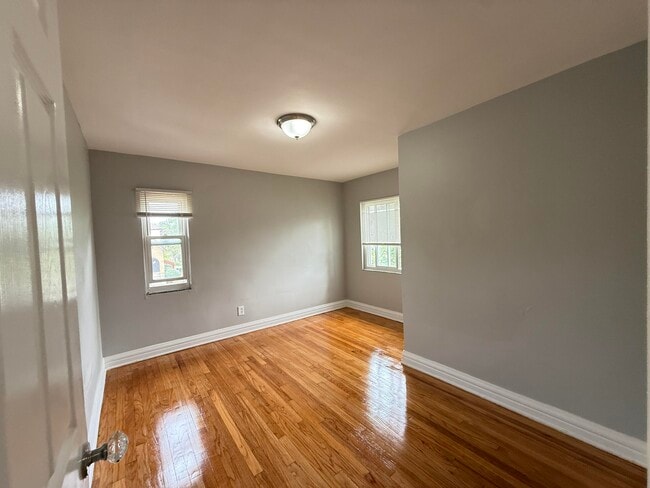 Building Photo - 4605 Devonshire Rd