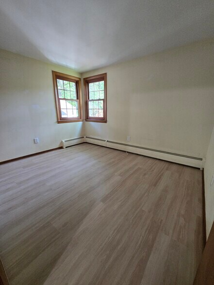 2nd bedroom- 1st floor - 1280 S Beech St