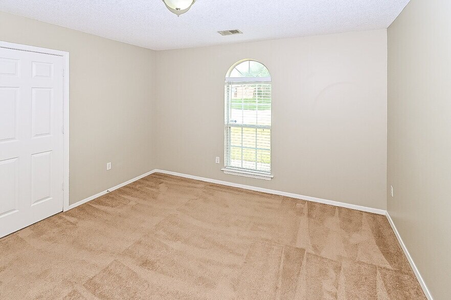 Building Photo - 9161 Preakness Dr