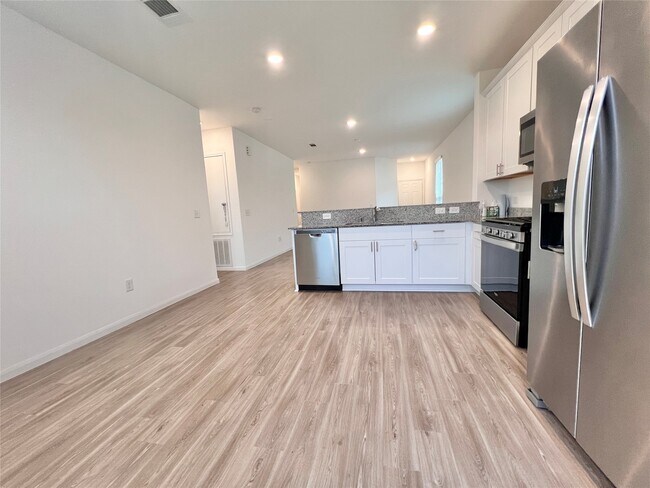 Building Photo - 17835 Plow Horse Ln