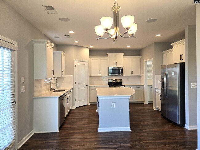 Building Photo - 441 Windrush Dr