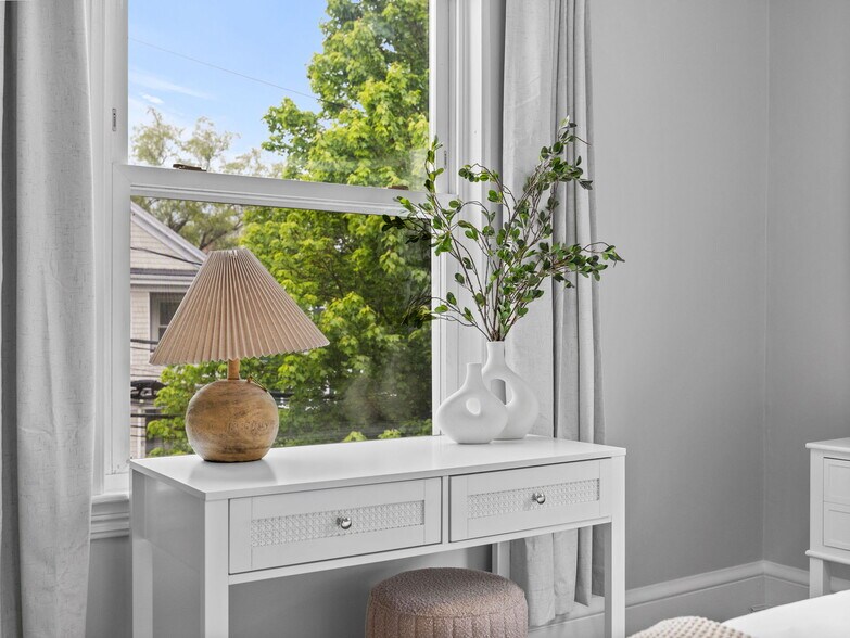 Building Photo - 1212 Broadway