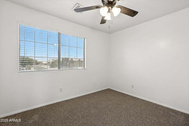 Building Photo - 6412 N 78th Ln