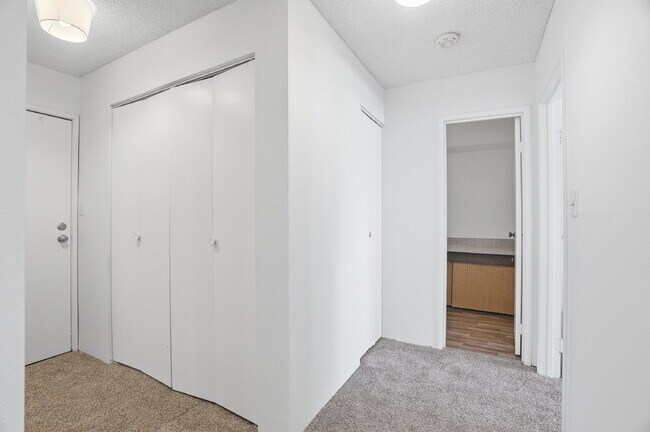 Building Photo - $1,395.95 - 1 Bed, 1 Bath Condo in Denver with Outdoor Patio Space