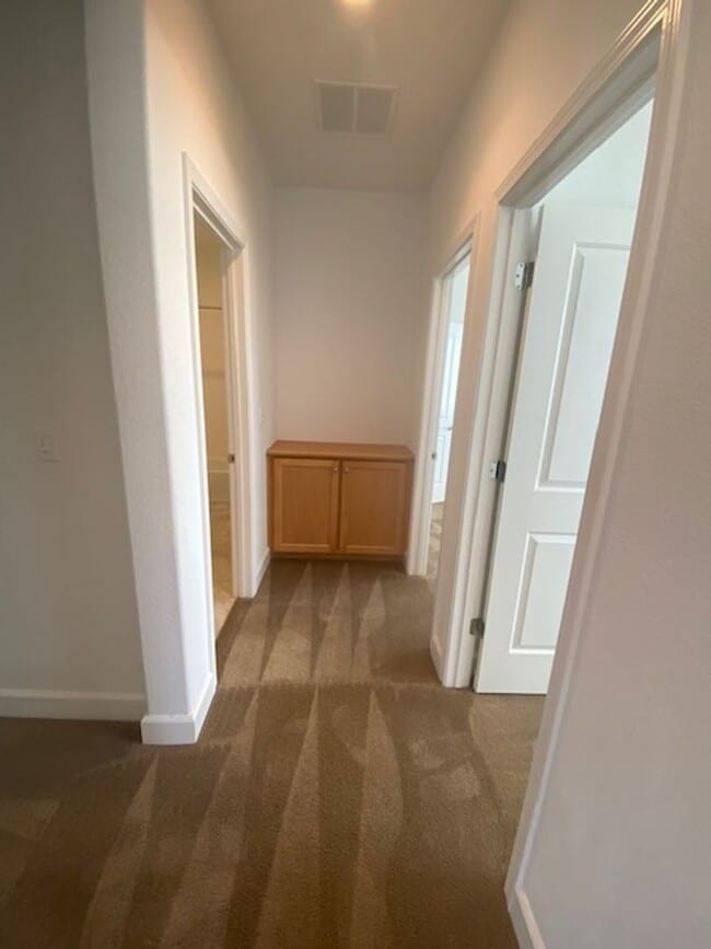 Building Photo - Charming 3-Bedroom House for Rent in Marin...