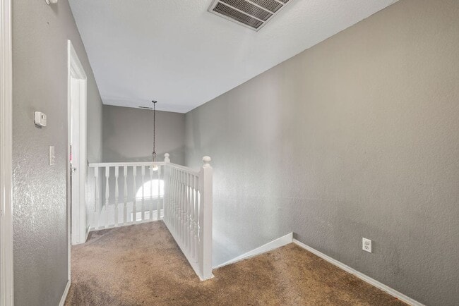 Building Photo - Beautiful 3-bedroom 2.5 bath Home in Bento...
