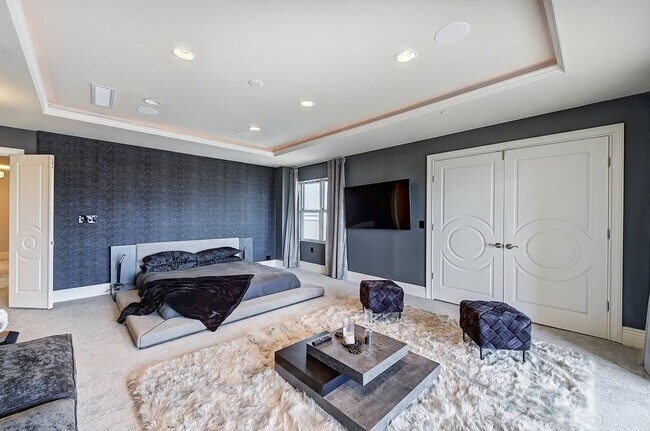 Building Photo - Modern High End Luxury Condo in Uptown Charlotte