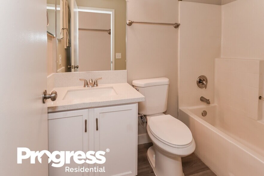 Building Photo - 5225 Panguitch Dr