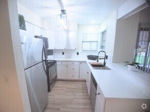 Building Photo - Beautiful Full Remodeled 1/1 Condo x Rent...