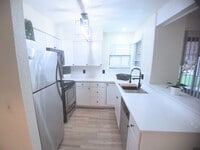 Building Photo - Beautiful  Full Remodeled 1/1 Condo x Rent...