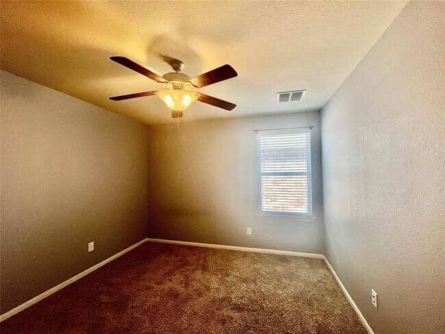 Building Photo - 7010 Stevenson Dr