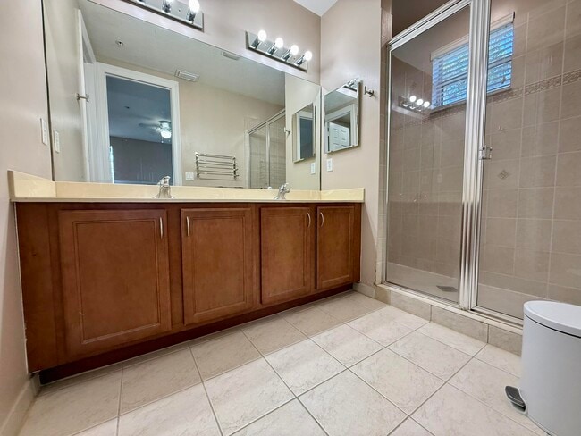 Building Photo - 810 Marina Del Ray Ln