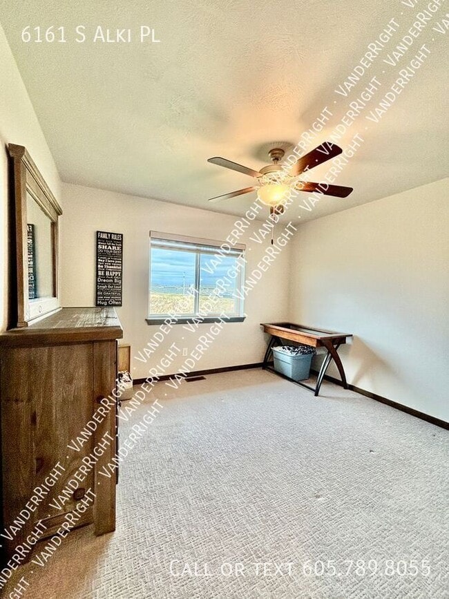 Building Photo - 6161 S Alki Pl