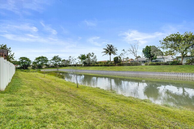 Building Photo - 4926 NW 48th Terrace