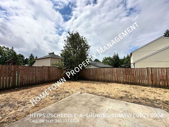 Building Photo - 807 Nicholas Ln SE