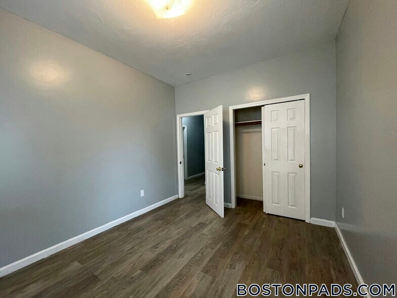 Building Photo - 114 Mt Pleasant Ave