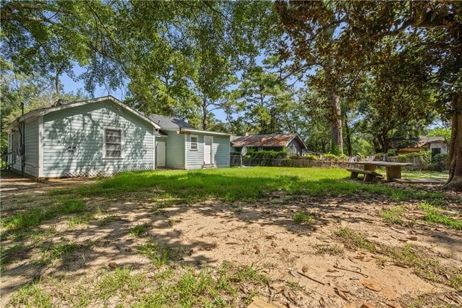 Building Photo - 2063 S Gimon Cir