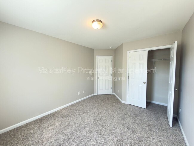 Building Photo - 2916 Hayward Ct