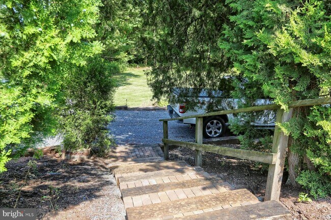 Building Photo - 4551 Colebrook Rd